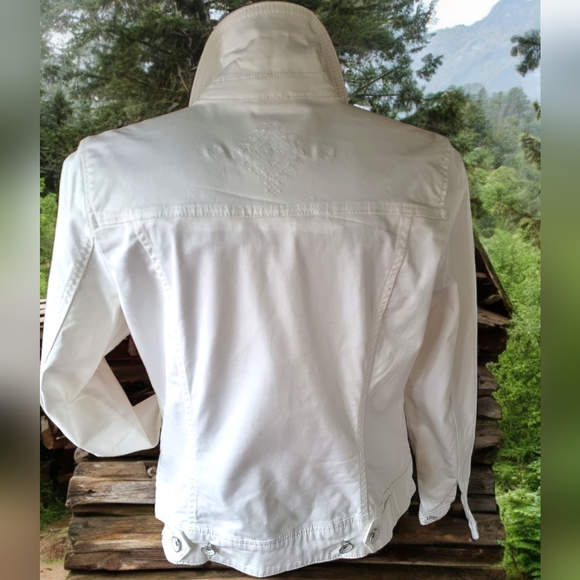 Lois Denim~ White Embroidered Jean Jacket - Picture 4 of 10